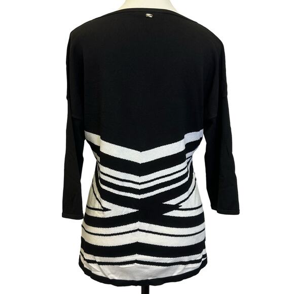 Escada Stralon Black & White V-Neck Pullover - Size Small - Picture 4 of 10